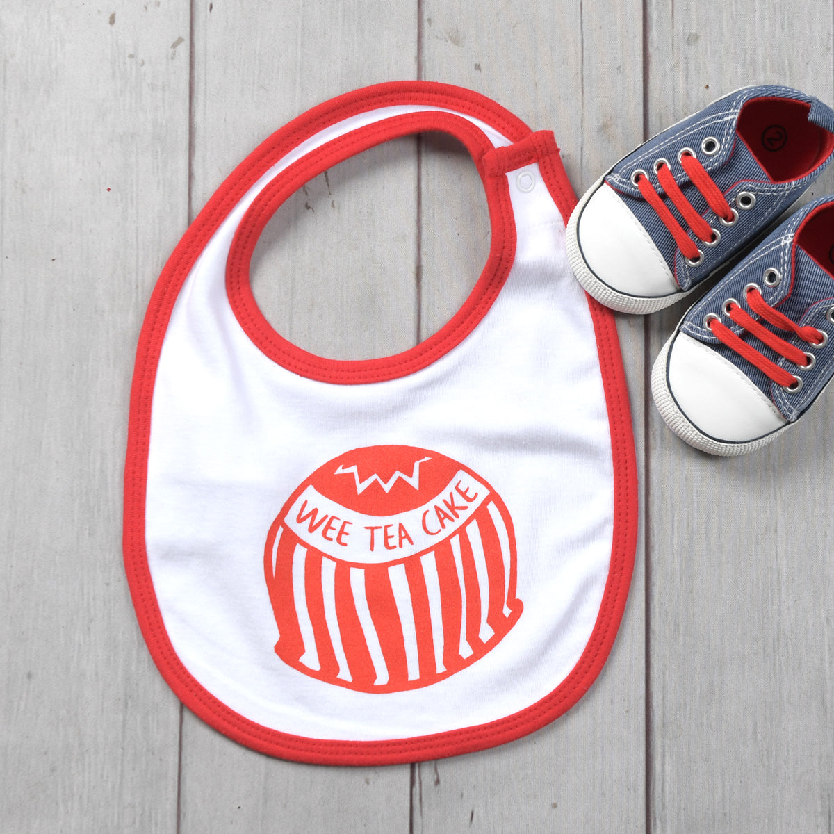 Wee Tea Cake Organic Cotton Bib